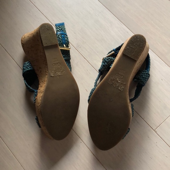 Heels - Picture 3 of 3